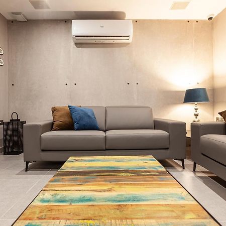 Charming,Comfortable And Centrally Located Group Accomodation Gzira Exteriör bild