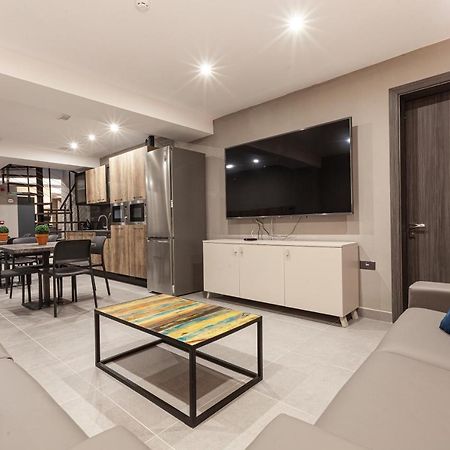 Charming,Comfortable And Centrally Located Group Accomodation Gzira Exteriör bild