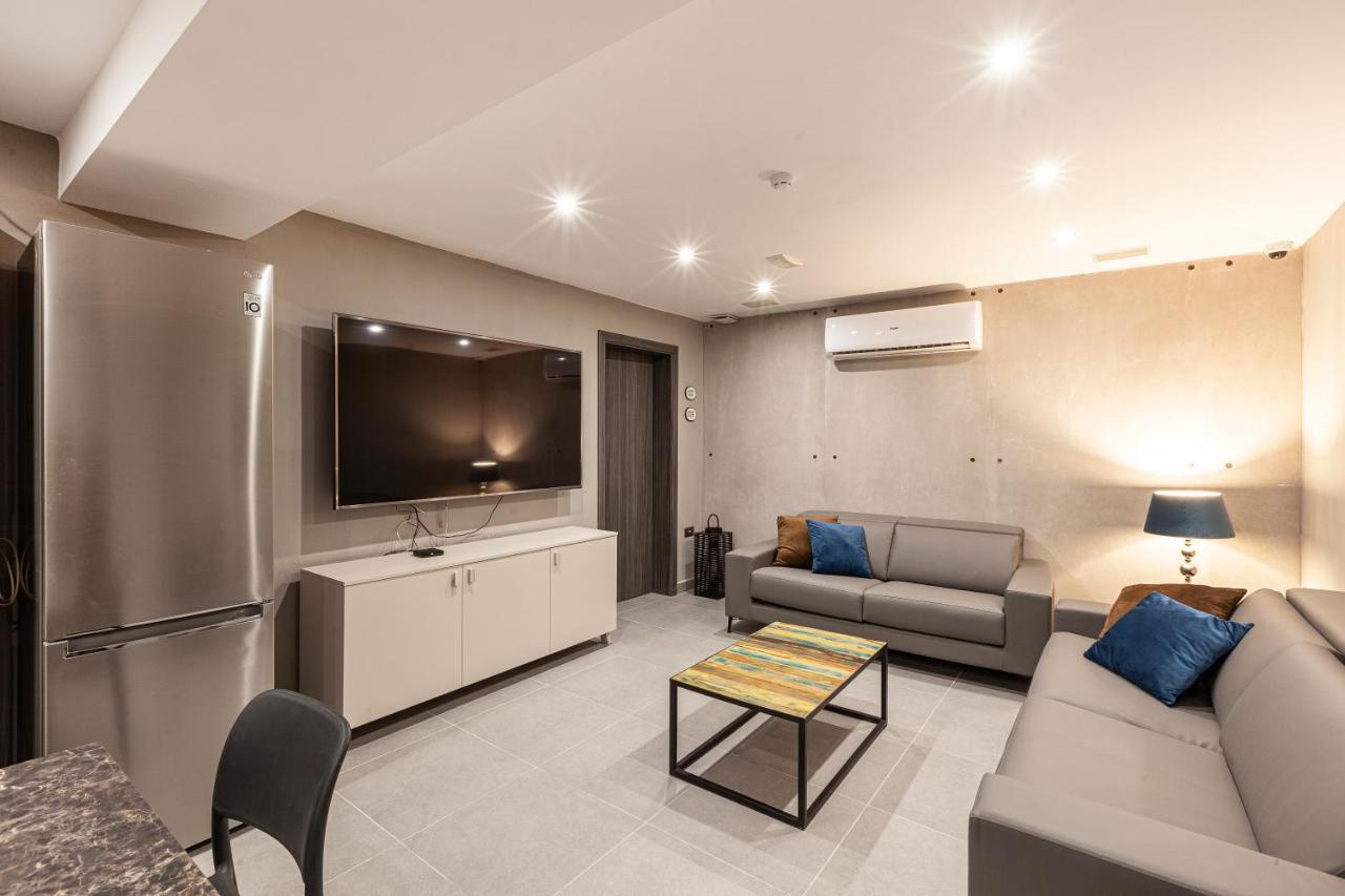 Charming,Comfortable And Centrally Located Group Accomodation Gzira Exteriör bild