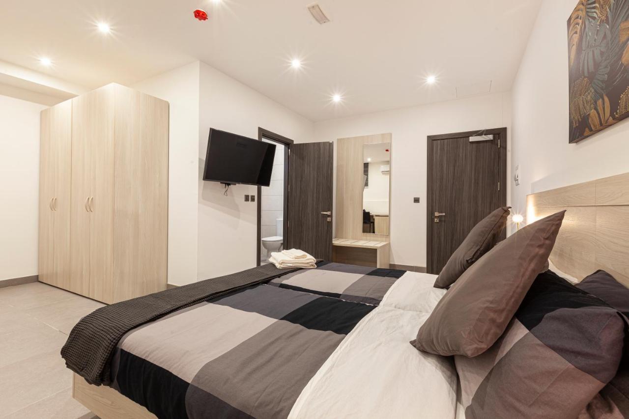 Charming,Comfortable And Centrally Located Group Accomodation Gzira Exteriör bild