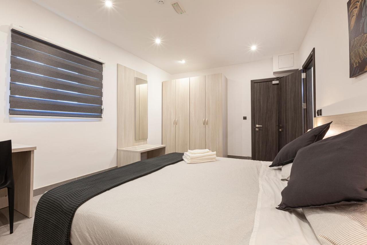 Charming,Comfortable And Centrally Located Group Accomodation Gzira Exteriör bild